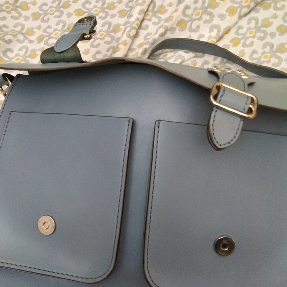 Woman. Retro messenger leathet bag - Picture 6 of 6